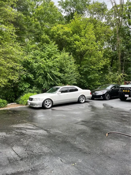 2000 Lexus LS 2nd Gen - Image 10 of 11
