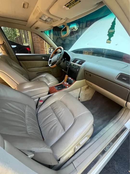 2000 Lexus LS 2nd Gen - Image 5 of 11