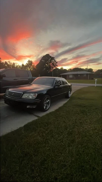 2000 Lexus LS 2nd Gen - Image 4 of 5