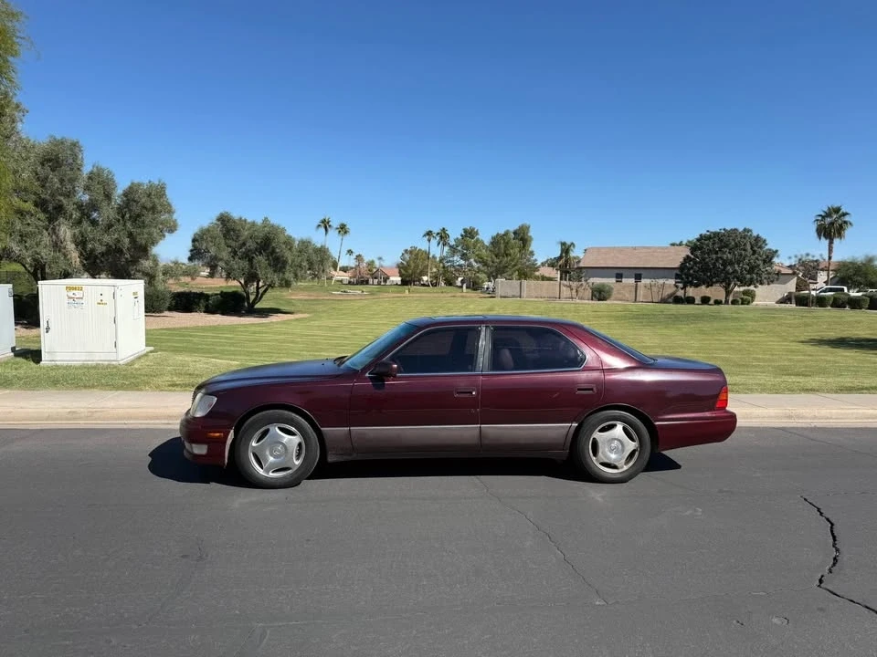 2000 Lexus LS 2nd Gen - Image 3 of 12