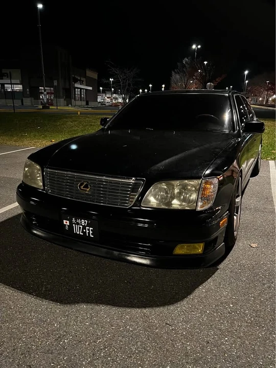 2000 Lexus LS 2nd Gen - Image 12 of 14