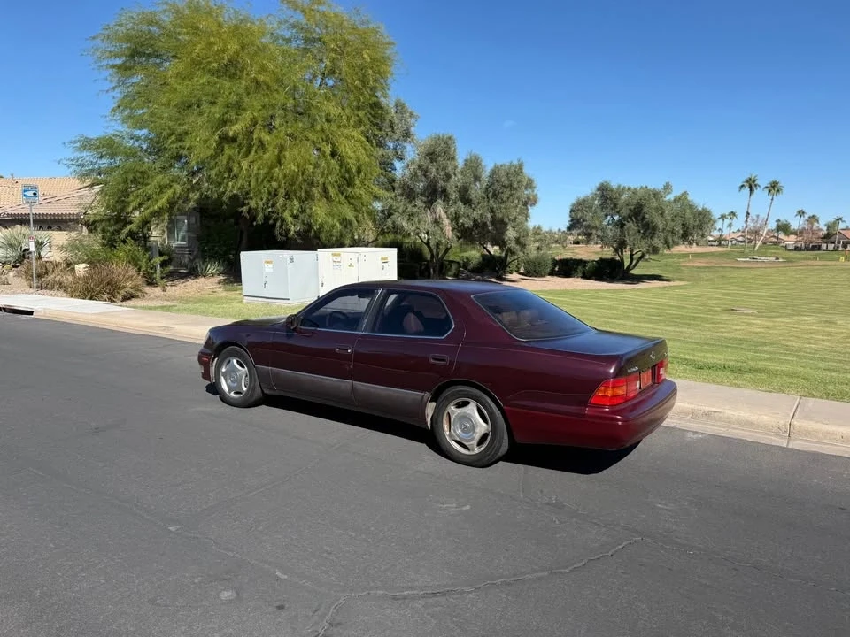 2000 Lexus LS 2nd Gen - Image 4 of 12