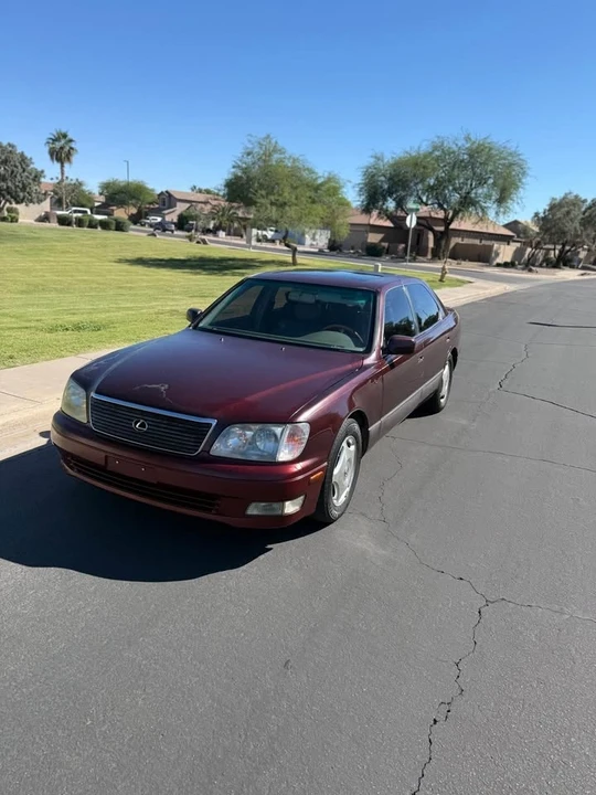 2000 Lexus LS 2nd Gen - Image 2 of 12