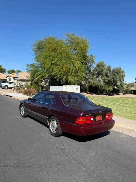 2000 Lexus LS 2nd Gen - Image 8 of 12