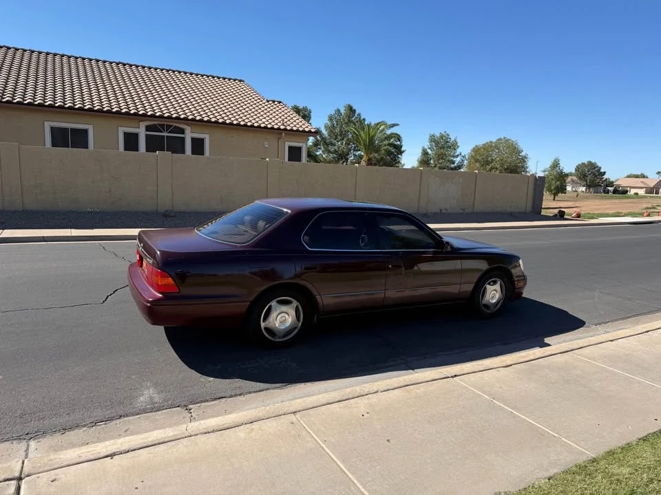 2000 Lexus LS 2nd Gen - Image 9 of 12
