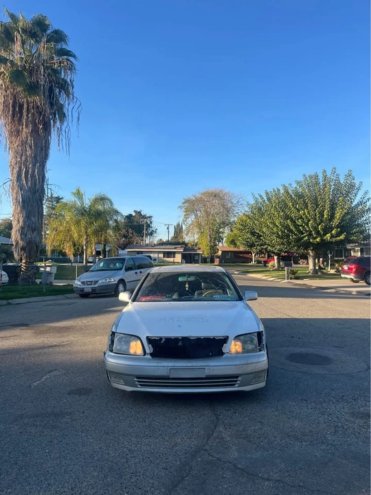 2000 Lexus LS 2nd Gen - Image 2 of 7