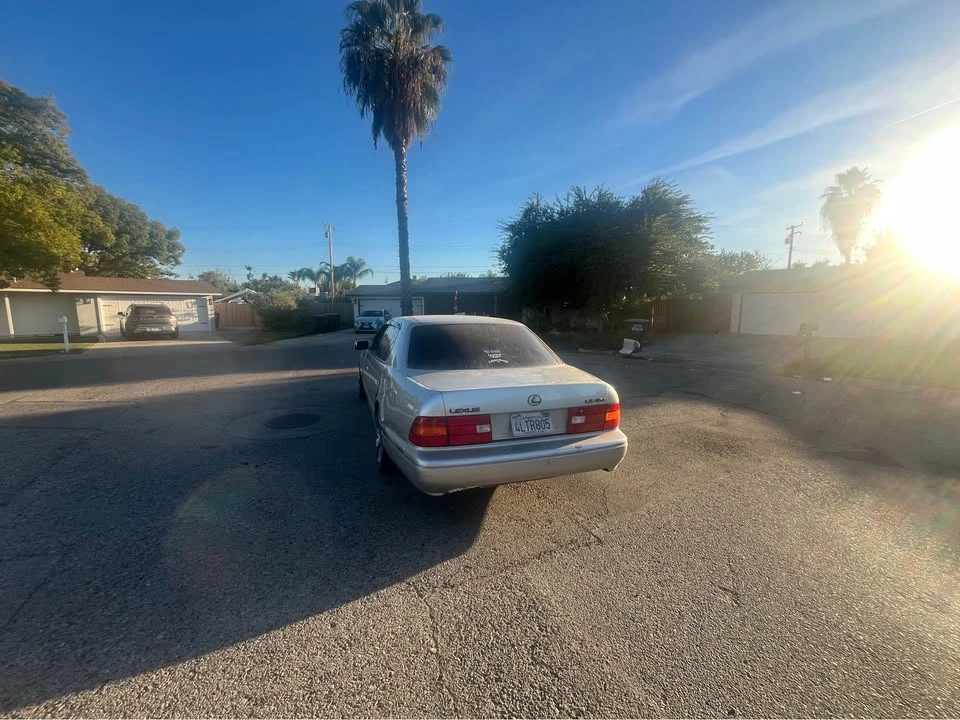 2000 Lexus LS 2nd Gen - Image 7 of 7