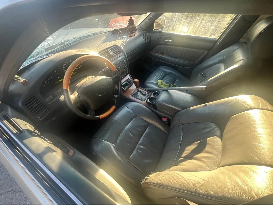 2000 Lexus LS 2nd Gen - Image 5 of 7