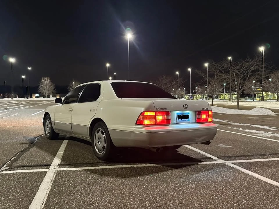 2000 Lexus LS 2nd Gen - Image 3 of 19