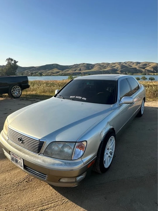 2000 Lexus LS 2nd Gen - Image 5 of 7