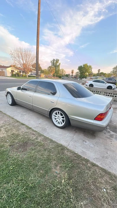 2000 Lexus LS 2nd Gen - Image 6 of 7