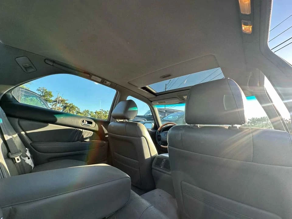2000 Lexus LS 2nd Gen - Image 9 of 9