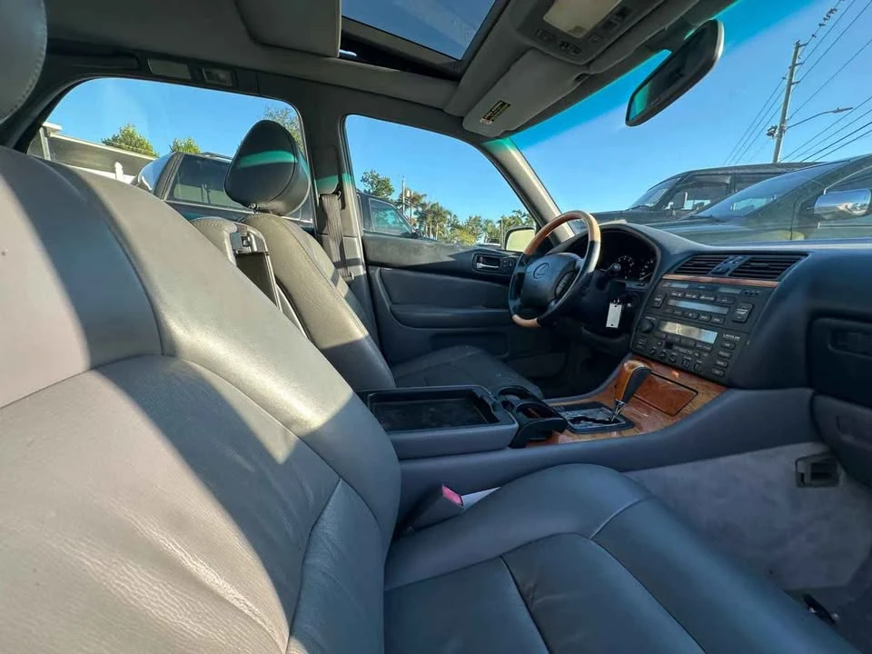 2000 Lexus LS 2nd Gen - Image 8 of 9