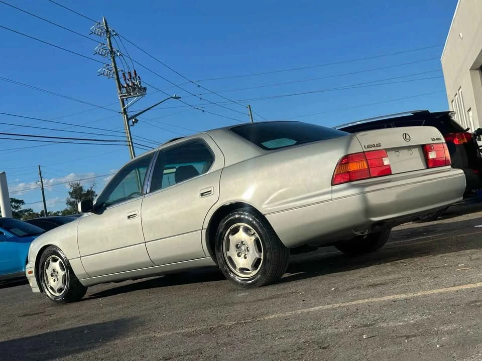 2000 Lexus LS 2nd Gen - Image 4 of 9