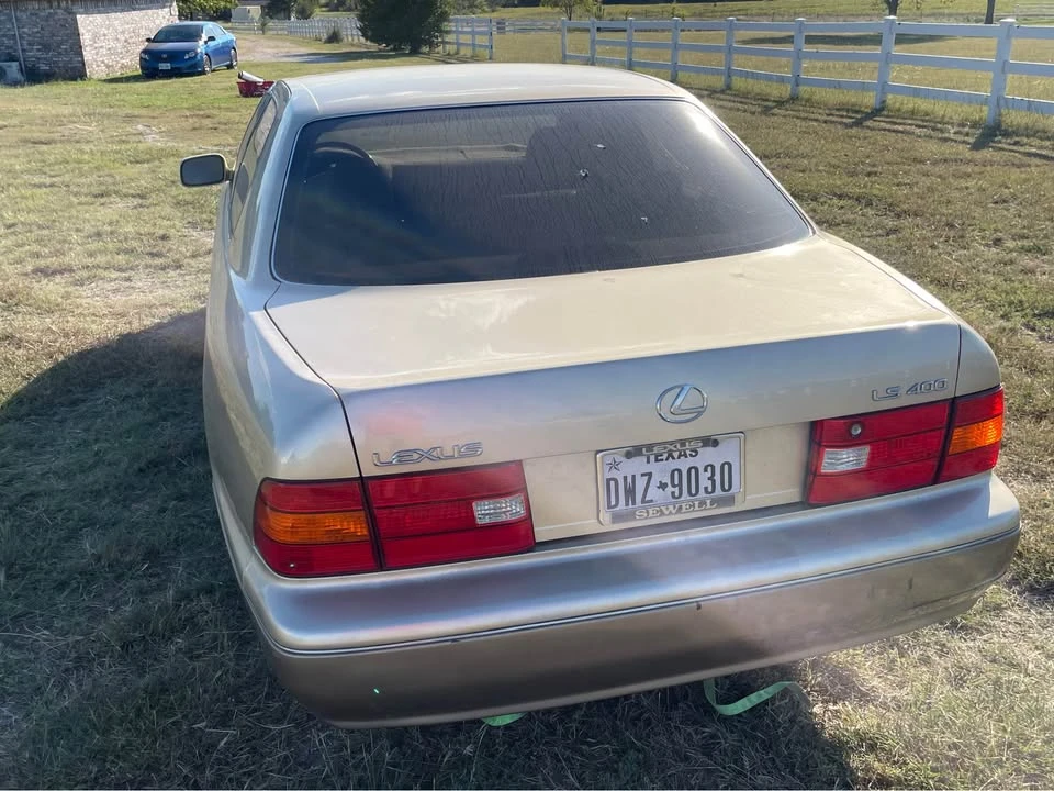 2000 Lexus LS 2nd Gen - Image 2 of 13