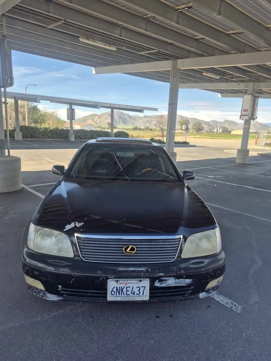 2000 Lexus LS 2nd Gen - Image 12 of 13
