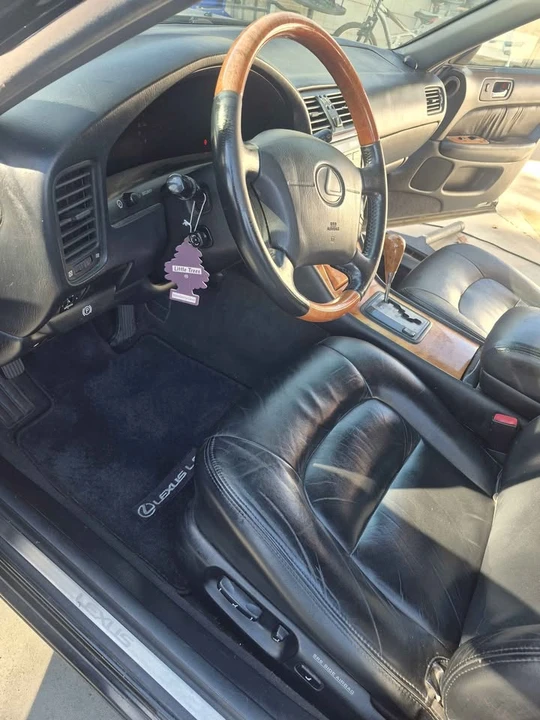 2000 Lexus LS 2nd Gen - Image 9 of 13