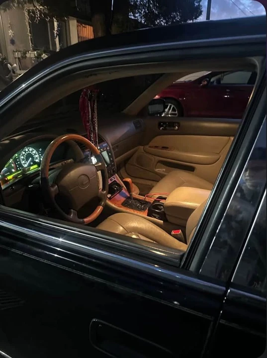 2000 Lexus LS 2nd Gen - Image 4 of 5