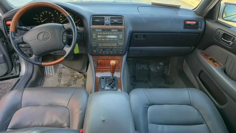 2000 Lexus LS 2nd Gen - Image 8 of 10