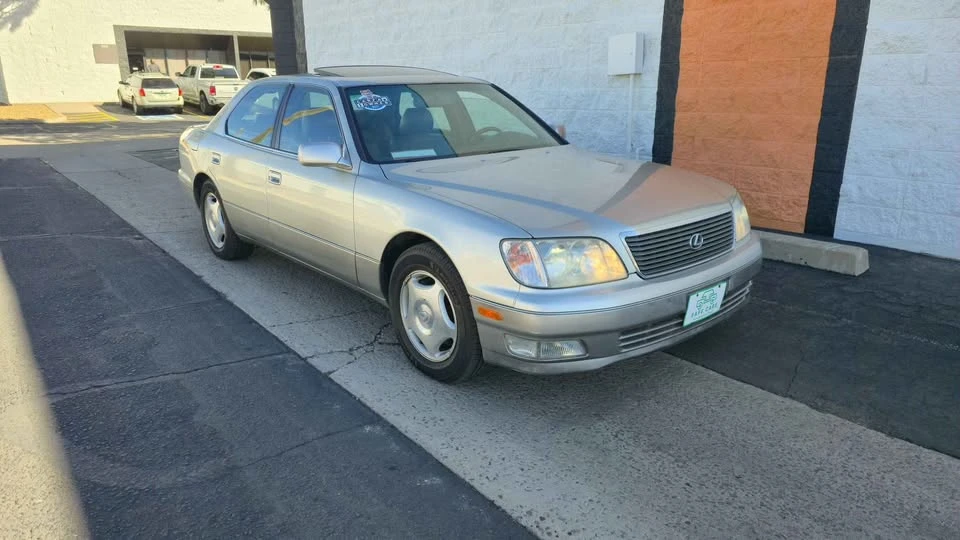 2000 Lexus LS 2nd Gen - Image 3 of 10