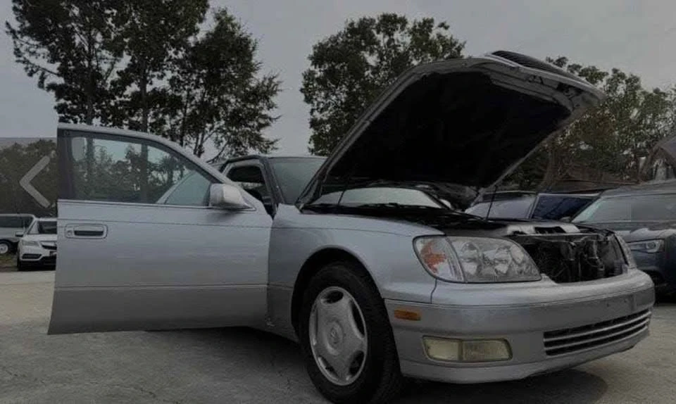 2000 Lexus LS 2nd Gen - Image 18 of 19