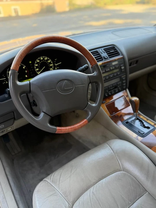 2000 Lexus LS 2nd Gen - Image 7 of 15