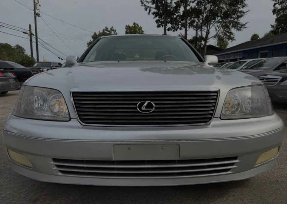 2000 Lexus LS 2nd Gen - Image 12 of 19