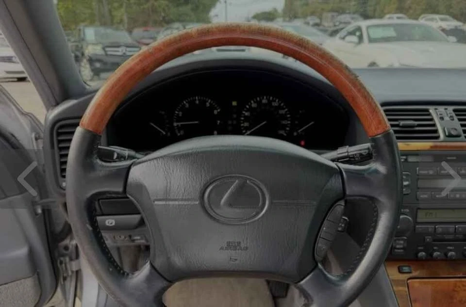 2000 Lexus LS 2nd Gen - Image 10 of 19
