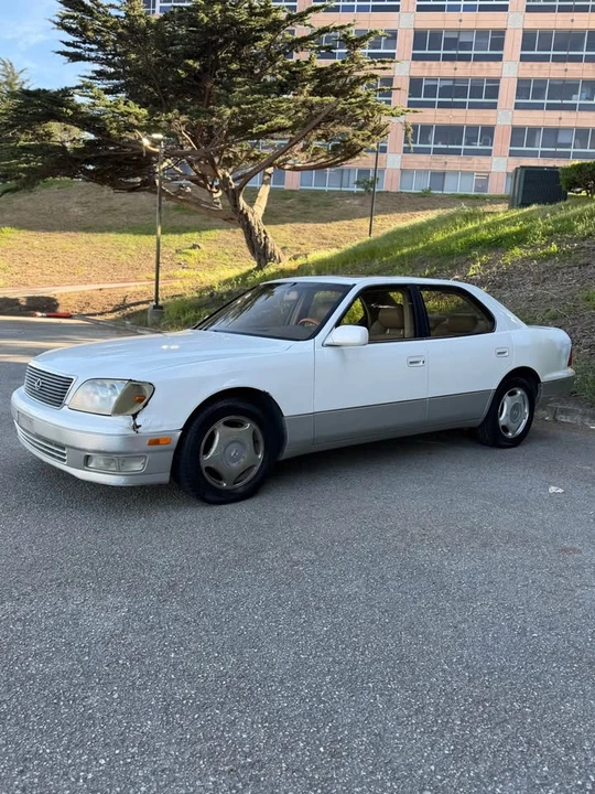 2000 Lexus LS 2nd Gen - Image 4 of 15