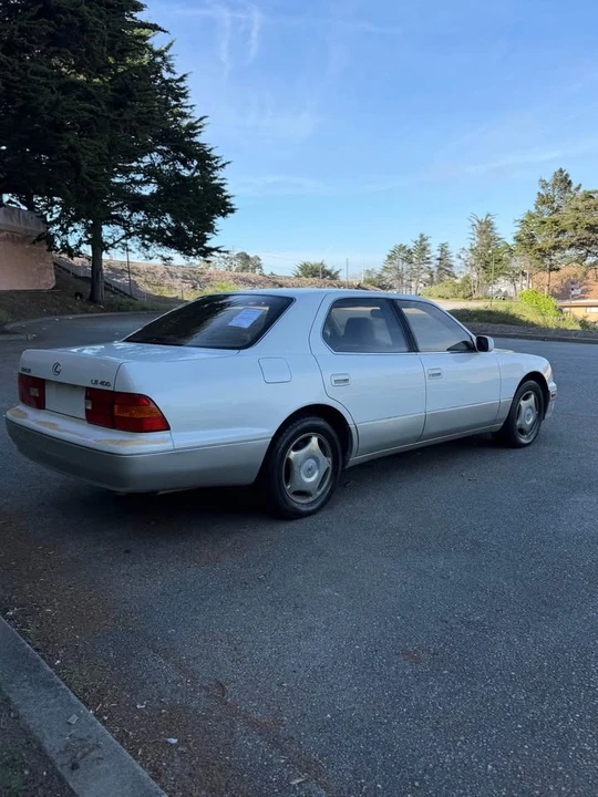 2000 Lexus LS 2nd Gen - Image 3 of 15
