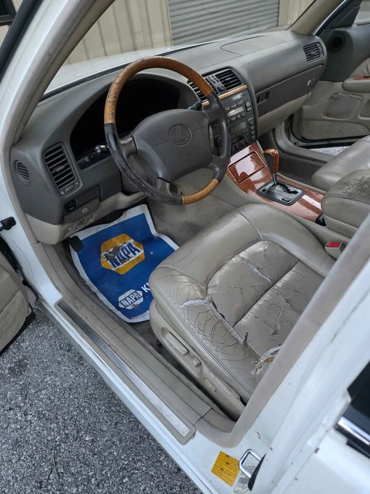2000 Lexus LS 2nd Gen - Image 10 of 10