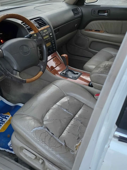 2000 Lexus LS 2nd Gen - Image 9 of 10