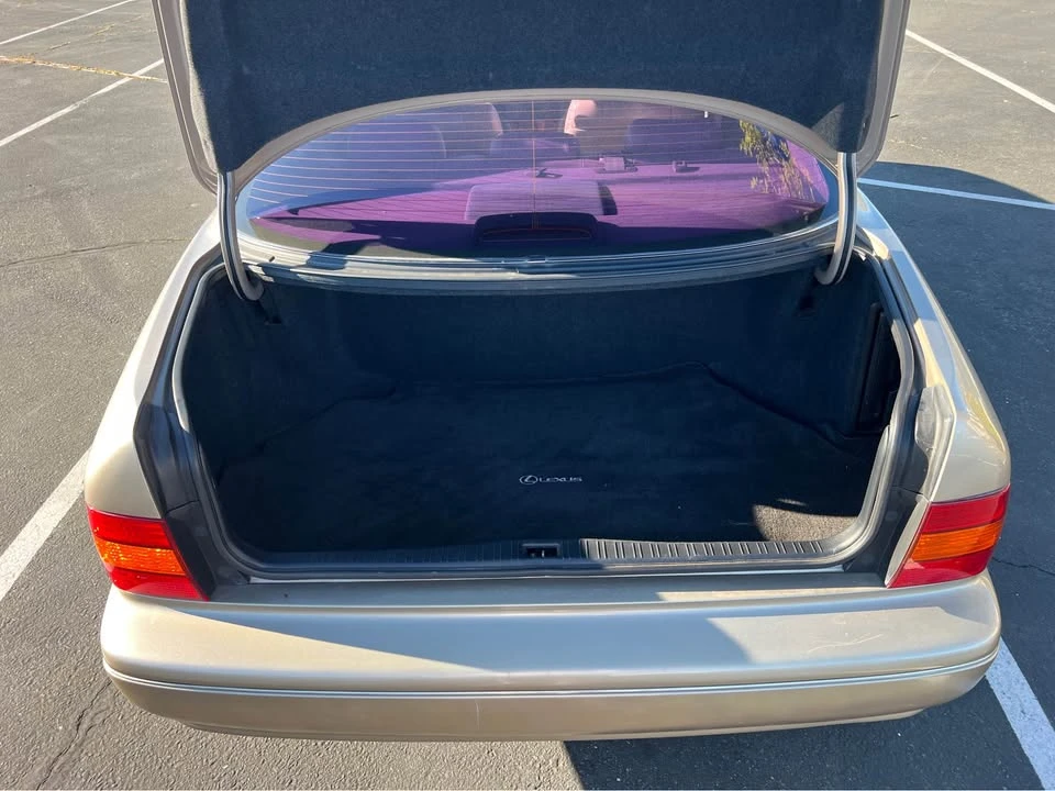 2000 Lexus LS 2nd Gen - Image 13 of 18