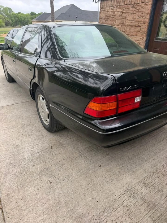 2000 Lexus LS 2nd Gen - Image 2 of 6