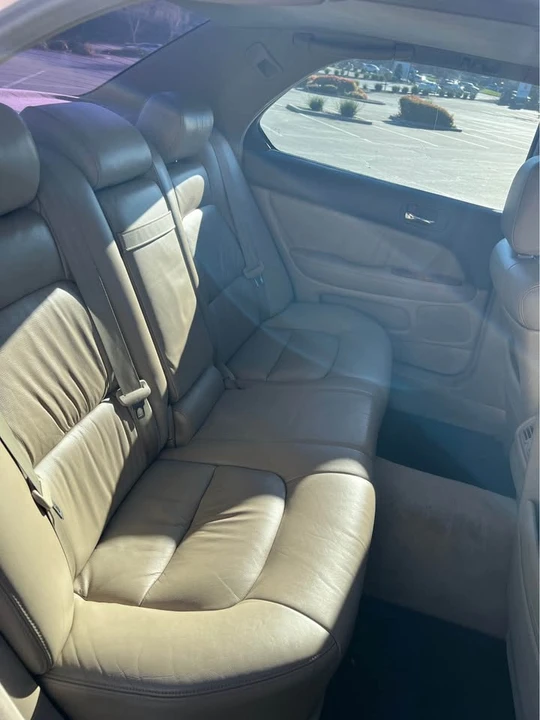 2000 Lexus LS 2nd Gen - Image 11 of 18