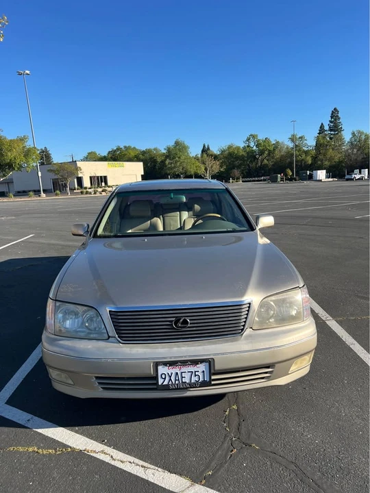 2000 Lexus LS 2nd Gen - Image 2 of 18