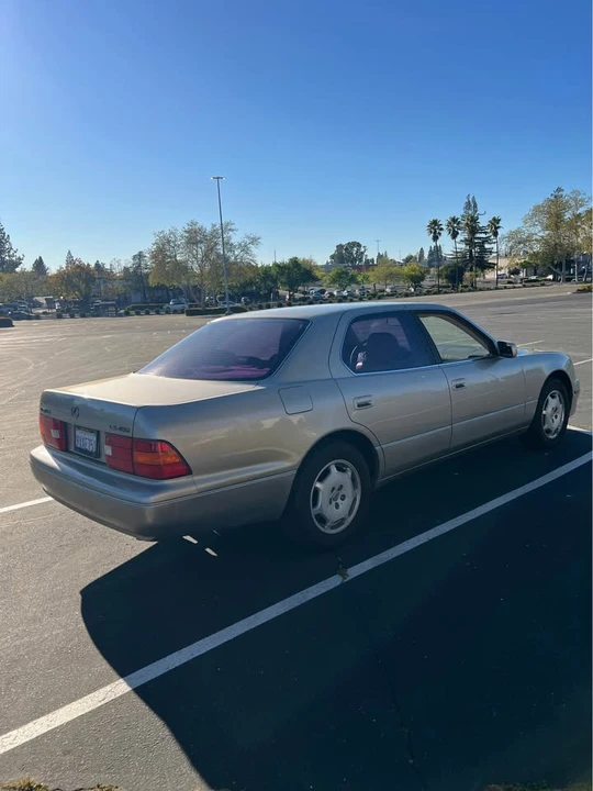 2000 Lexus LS 2nd Gen - Image 4 of 18