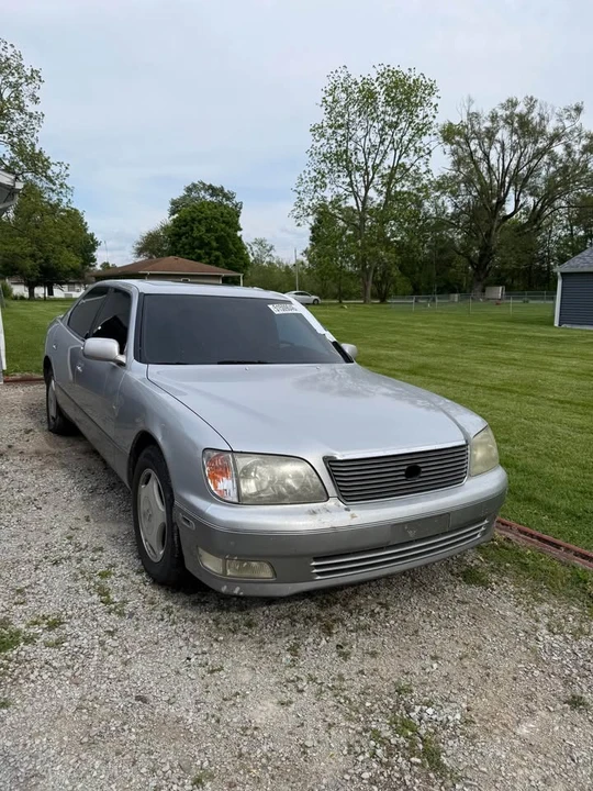 2000 Lexus LS 2nd Gen - Image 8 of 10