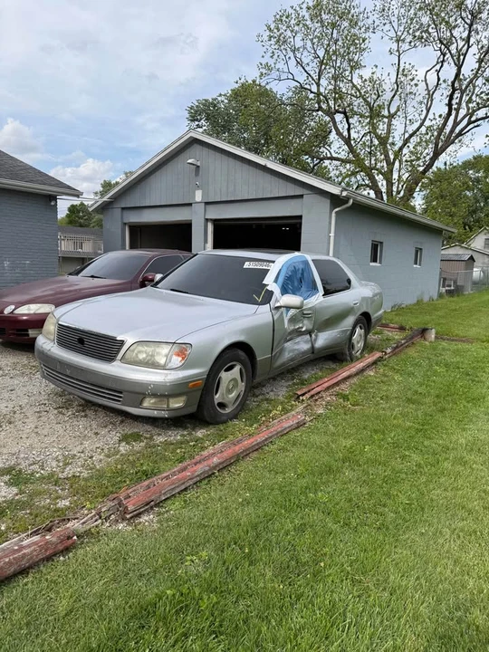 2000 Lexus LS 2nd Gen - Image 6 of 10
