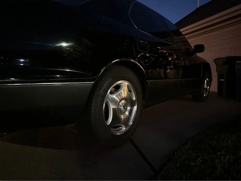 2000 Lexus LS 2nd Gen - Image 9 of 12