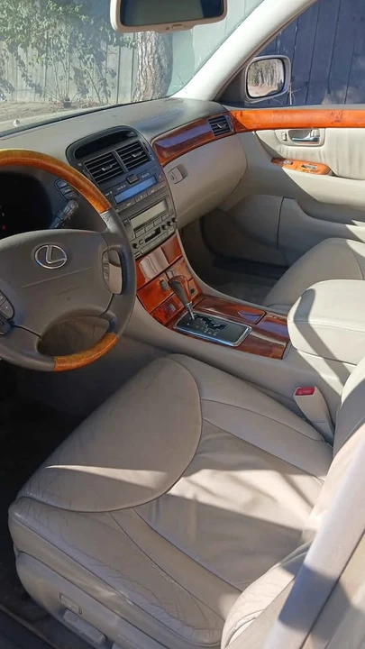 2000 Lexus LS 3rd Gen - Image 2 of 5