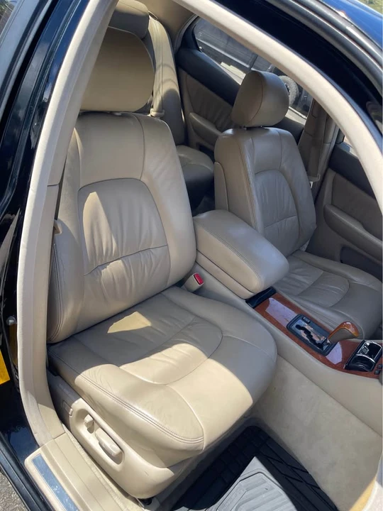 2000 Lexus LS 2nd Gen - Image 10 of 20