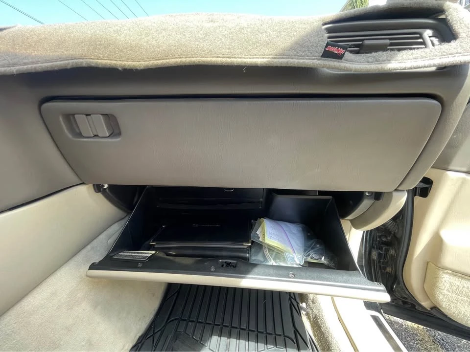 2000 Lexus LS 2nd Gen - Image 16 of 20