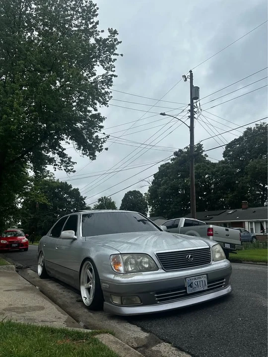 2000 Lexus LS 2nd Gen - Image 3 of 16