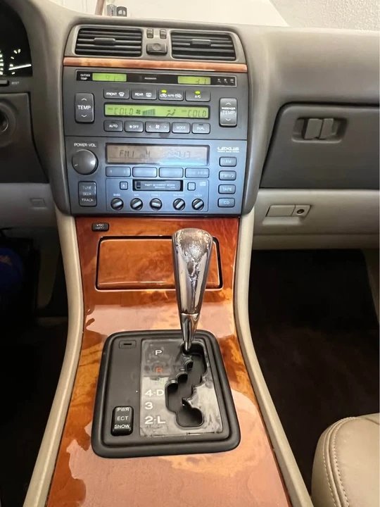 2000 Lexus LS 2nd Gen - Image 6 of 13