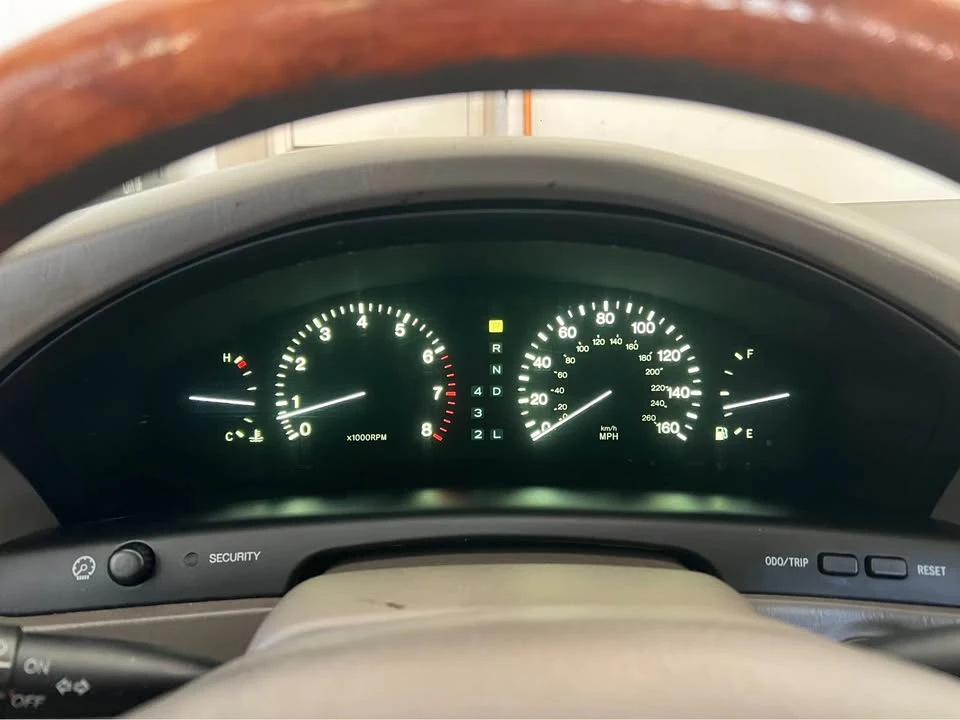 2000 Lexus LS 2nd Gen - Image 4 of 13