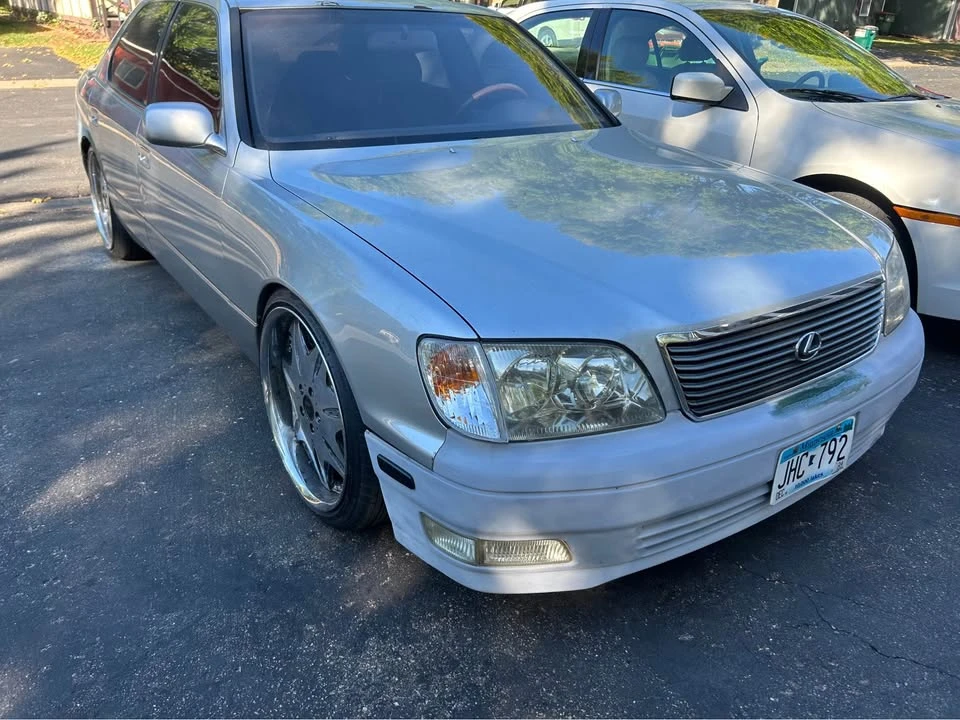 2000 Lexus LS 2nd Gen - Image 3 of 4