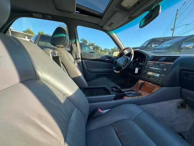 2000 Lexus LS 2nd Gen - Image 11 of 12