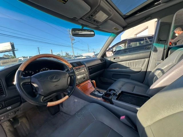 2000 Lexus LS 2nd Gen - Image 9 of 12