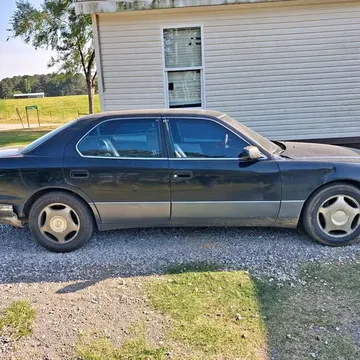 2000 Lexus LS 400 Sedan